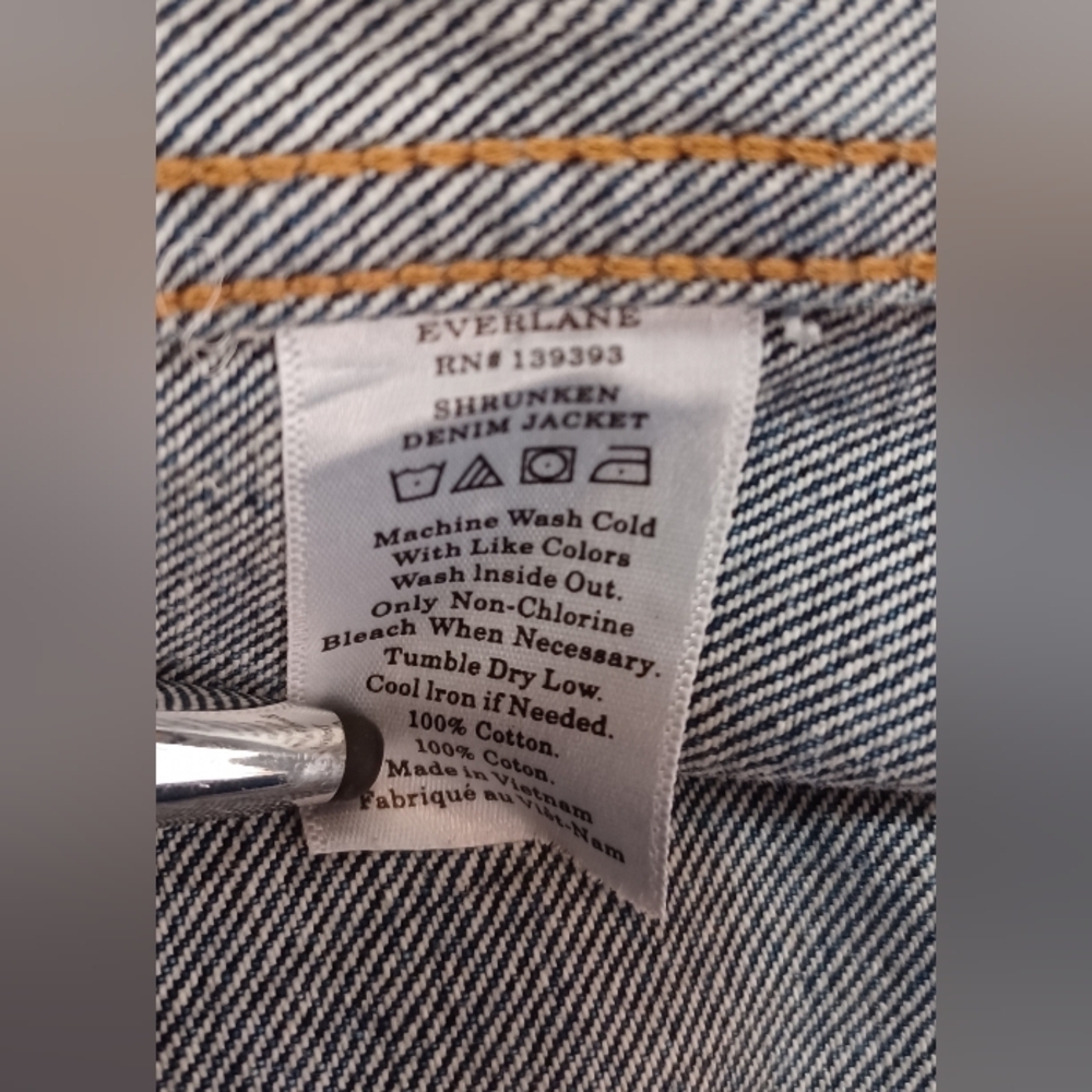 Everlane The Shrunken Denim Jacket - Picture 10 of 11